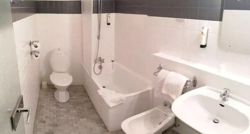 酒店 Logis Hôtel Saint Jacques