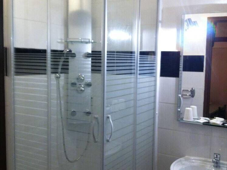 فندق Logis Hôtel Saint Jacques