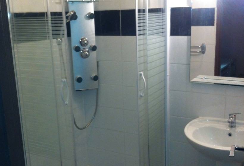 فندق Logis Hôtel Saint Jacques