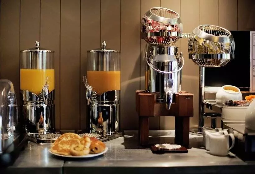 Отель Mercure Deauville Centre