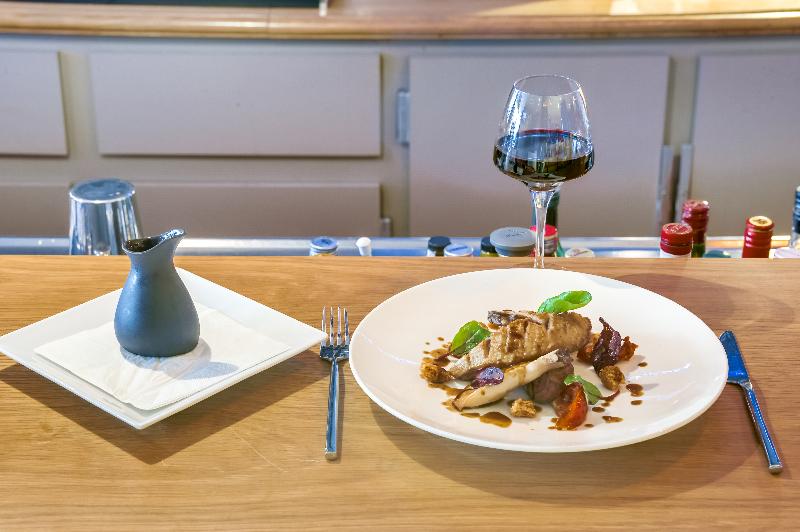 هتل Hôtel Mercure Paris Centre Gare Montparnasse