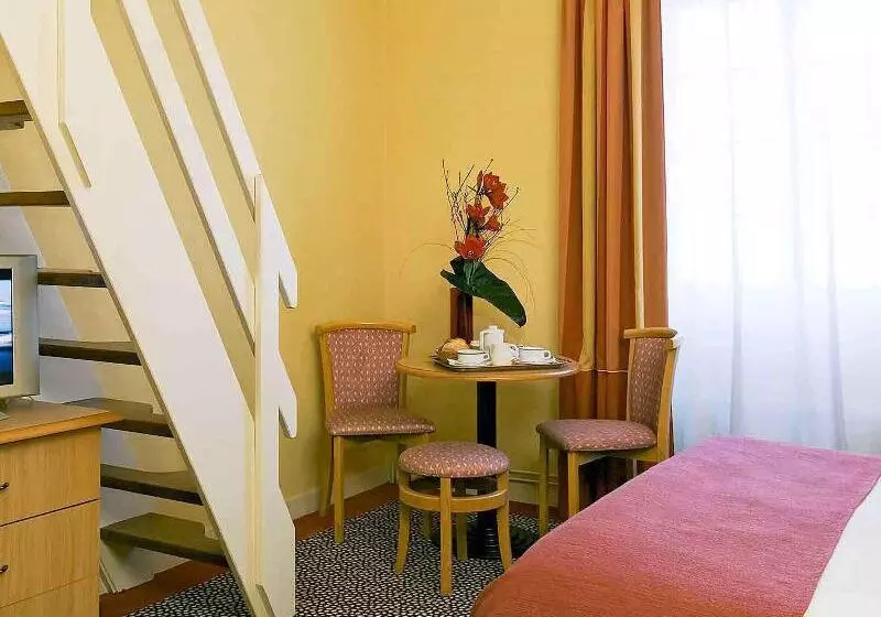 Отель Mercure Rennes Centre Place Bretagne