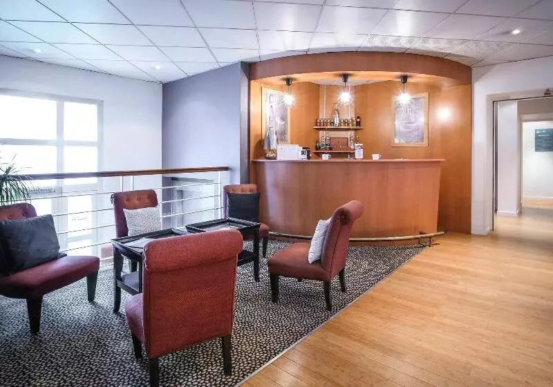 Отель Mercure Rennes Centre Place Bretagne