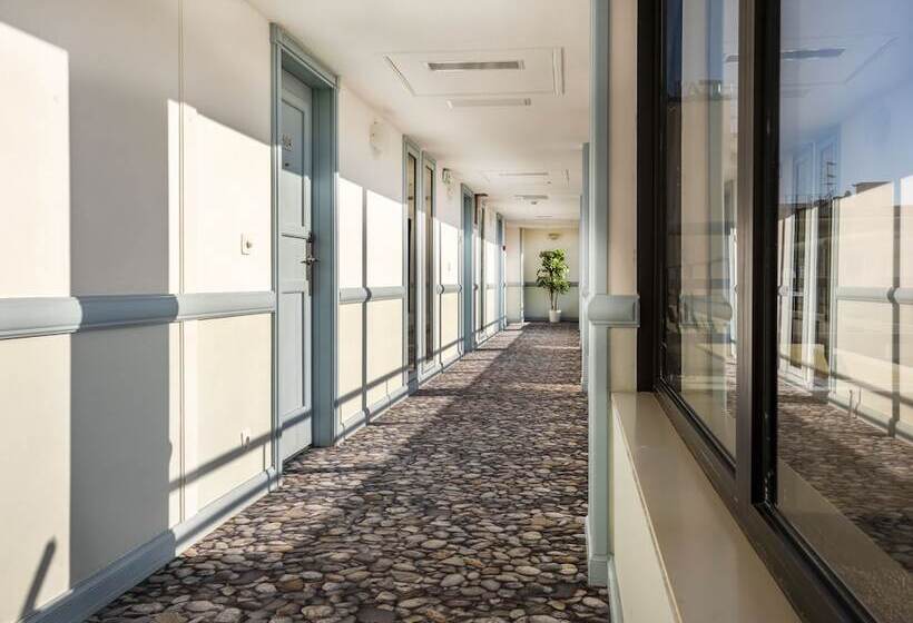 ホテル Nice Riviera