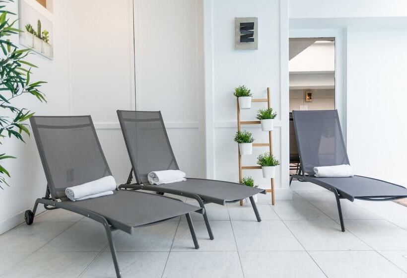 ホテル Nice Riviera