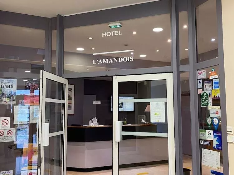 فندق Restaurant L Amandois
