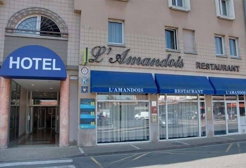 هتل Restaurant L Amandois