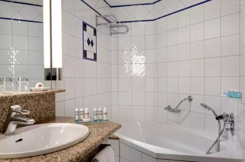 Отель Célestins Spa Thermal & Hôtel By Vy Resort