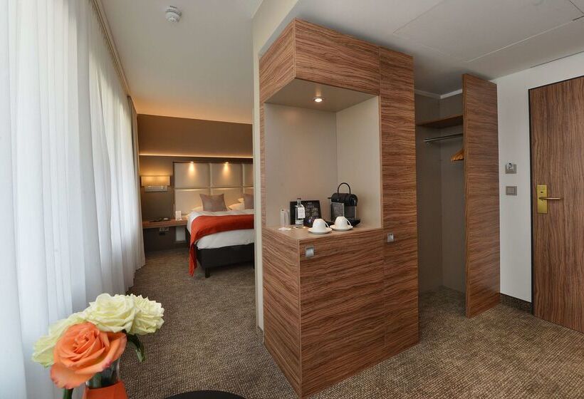 Отель Best Western Plus Delta Park