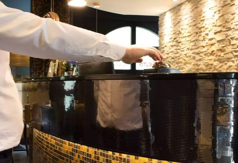 هتل Delta Am Potsdamer Platz