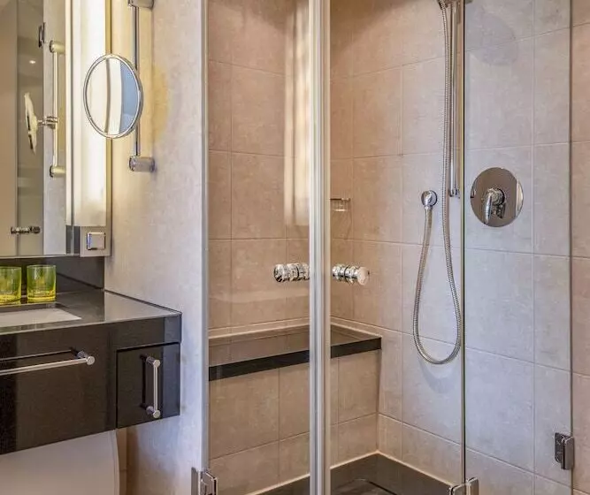 Отель Four Points By Sheraton Munich Arabellapark