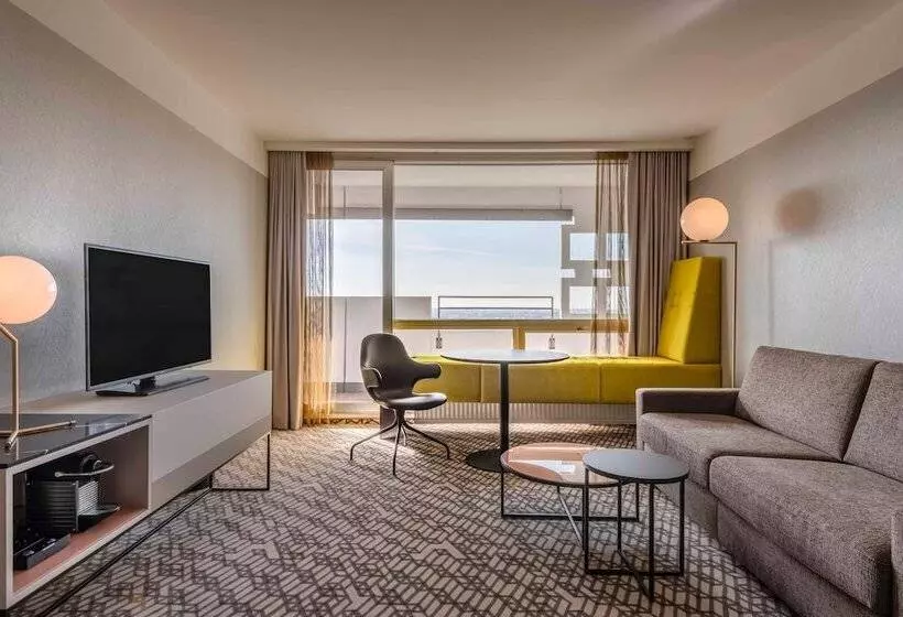 Отель Four Points By Sheraton Munich Arabellapark