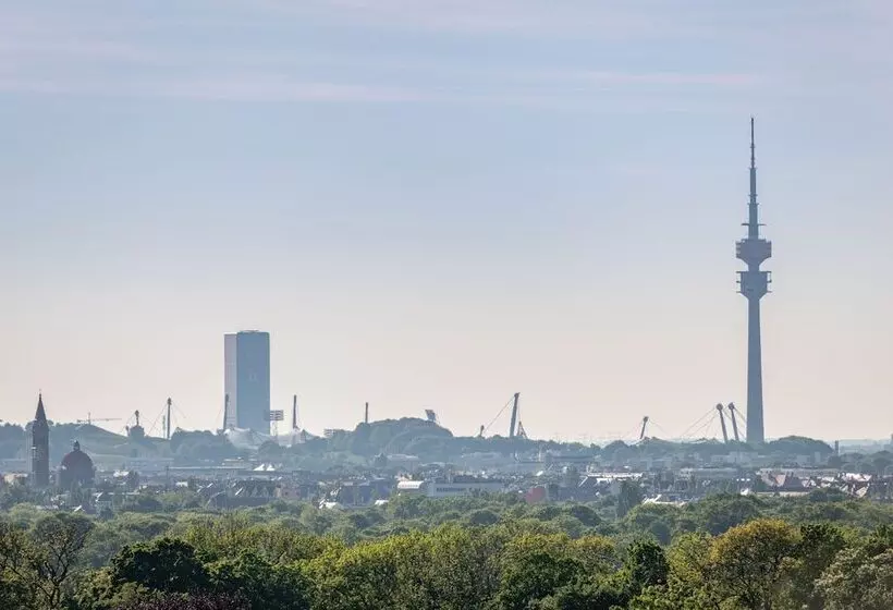 Отель Four Points By Sheraton Munich Arabellapark