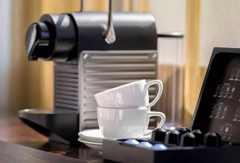 Отель Four Points By Sheraton Munich Arabellapark