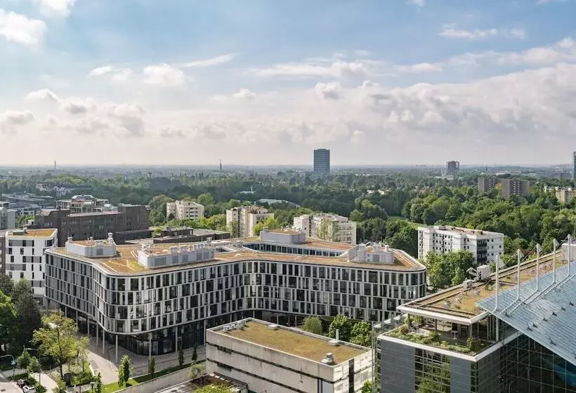 Отель Four Points By Sheraton Munich Arabellapark