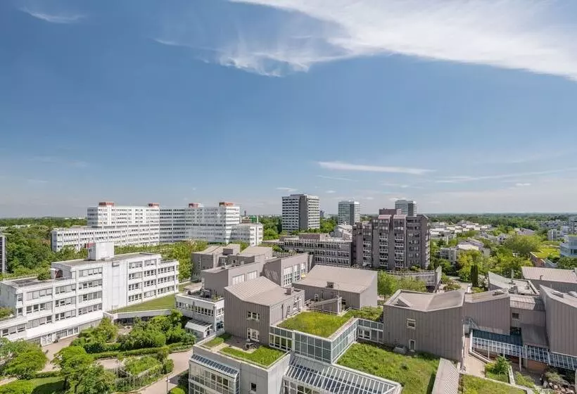 Отель Four Points By Sheraton Munich Arabellapark