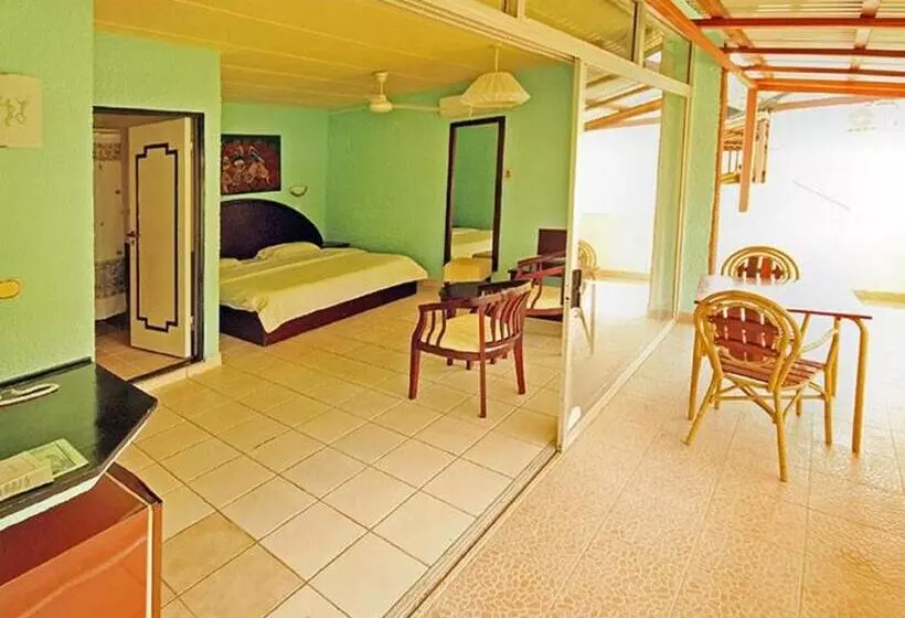 هتل Senegambia Beach