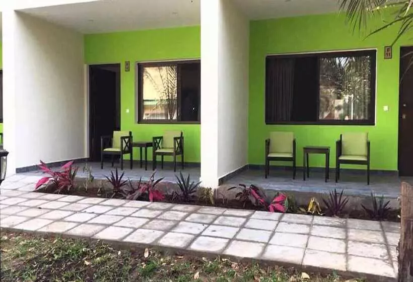 هتل Senegambia Beach