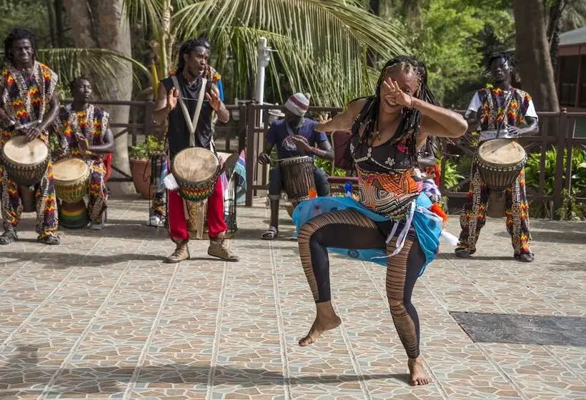 هتل Senegambia Beach