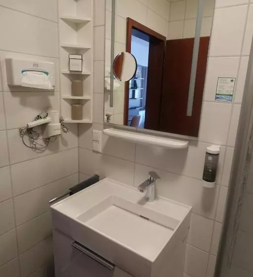 فندق & Weinhaus Zum Schwarzen Bären