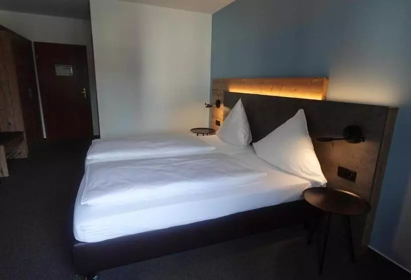 فندق & Weinhaus Zum Schwarzen Bären