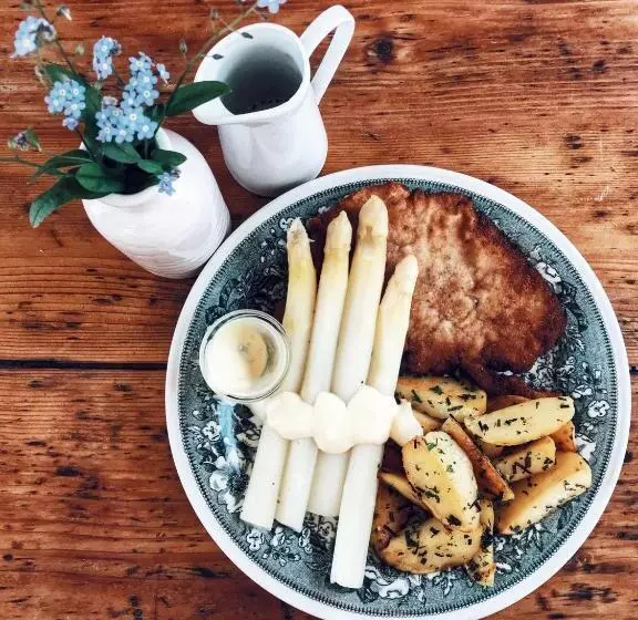 فندق & Weinhaus Zum Schwarzen Bären