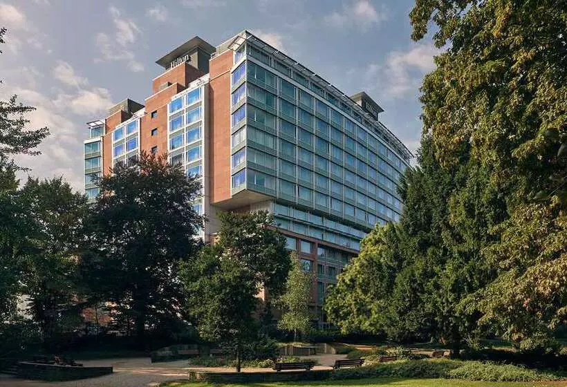 ホテル Hilton Frankfurt City Centre