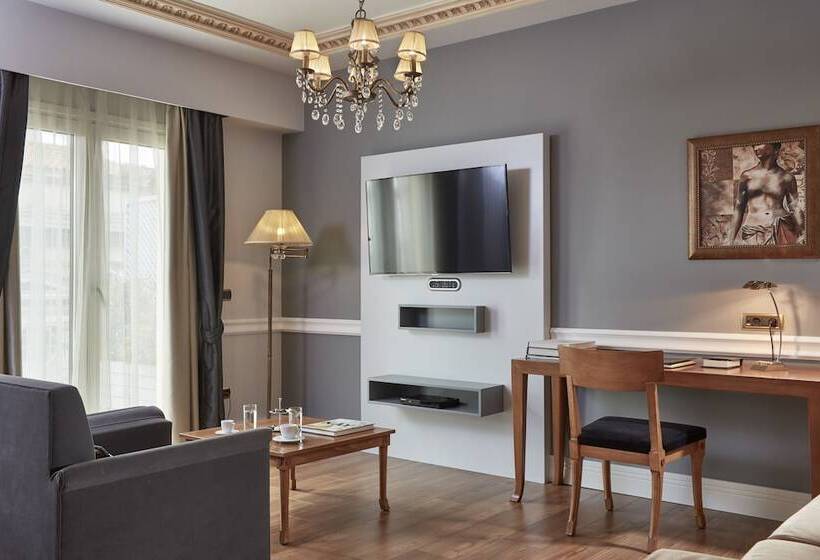 Ava Hotel And Suites