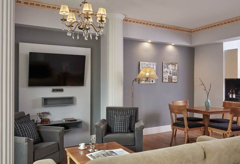 Ava Hotel And Suites