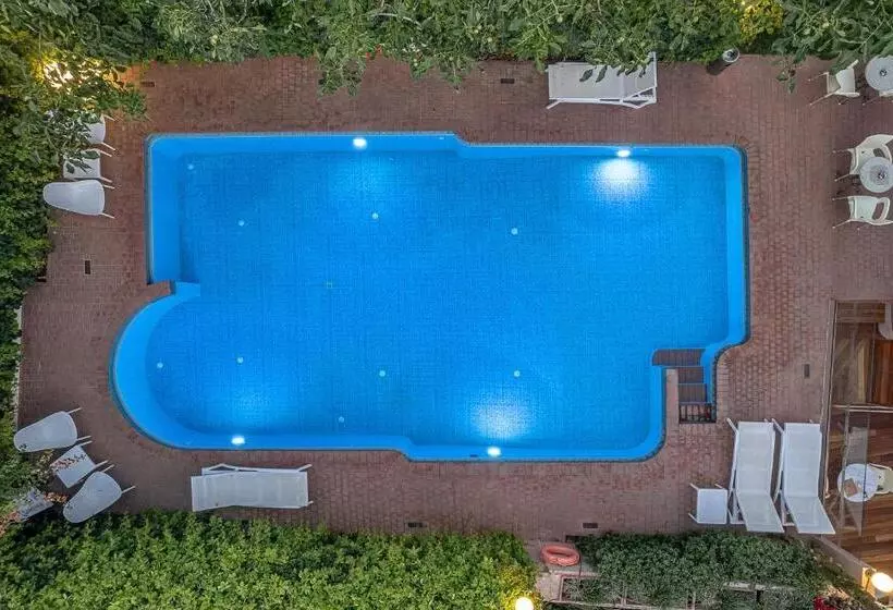 호텔 Civitel Akali