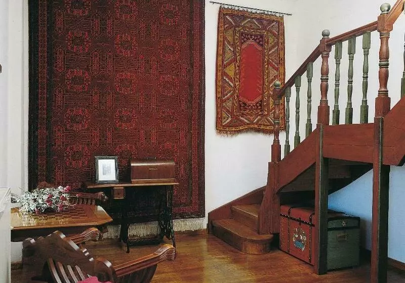 Hotel Glorious Peleys