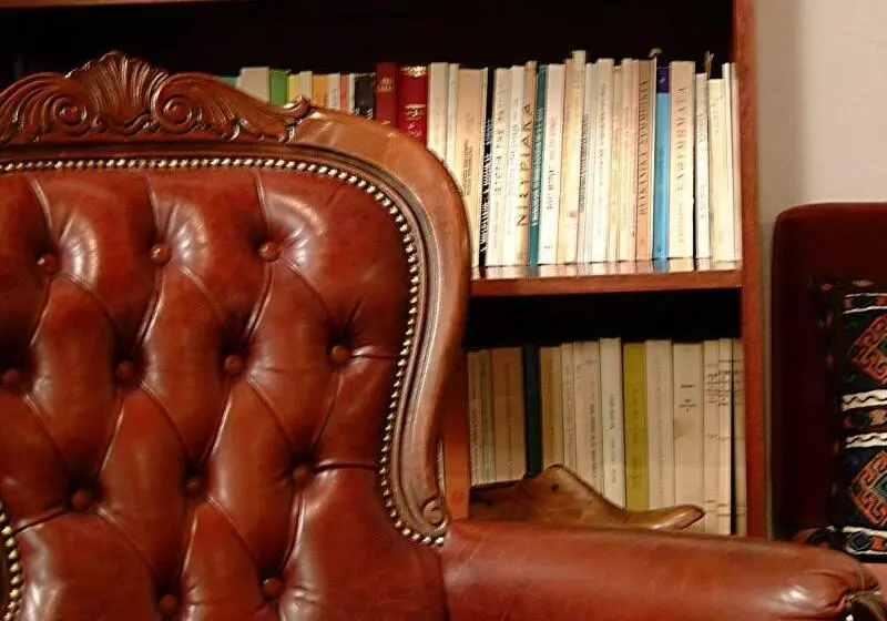 Hotel Glorious Peleys