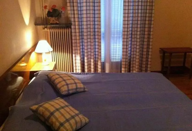 Отель Theoxenia