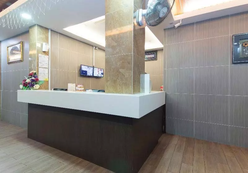 هتل De'grand Orchard