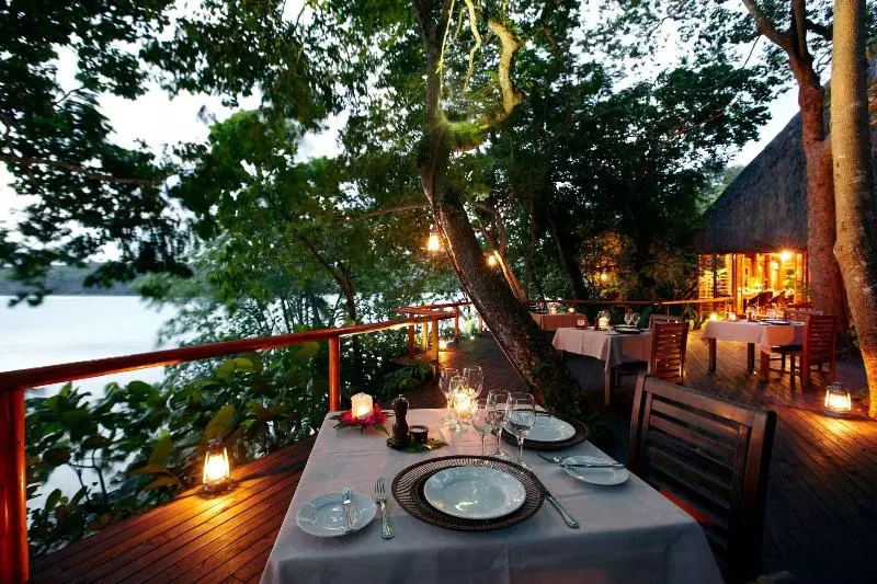 Hotelli Namale Resort And Spa