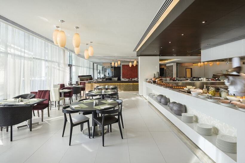 Hyatt Place Dubai Al Rigga Residences