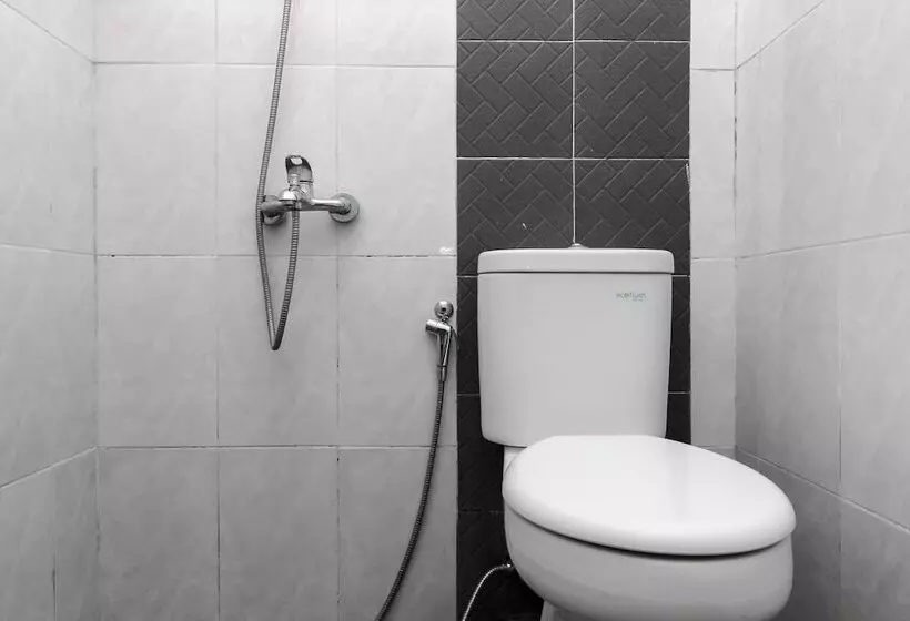 ペンション Reddoorz @ Jagakarsa 2