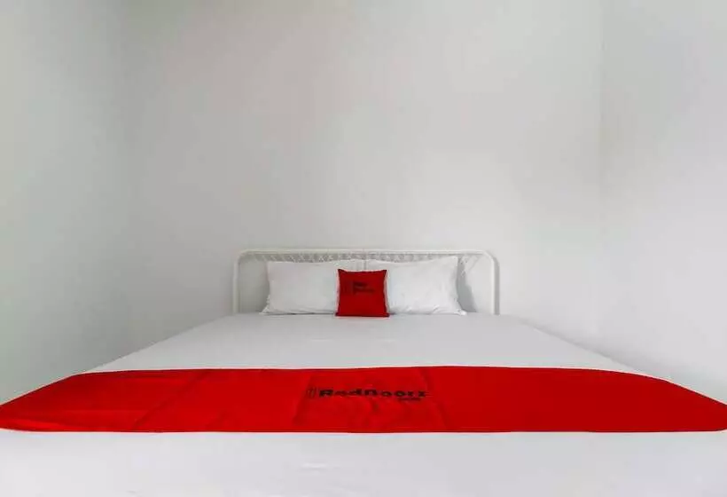 ペンション Reddoorz @ Jagakarsa 2