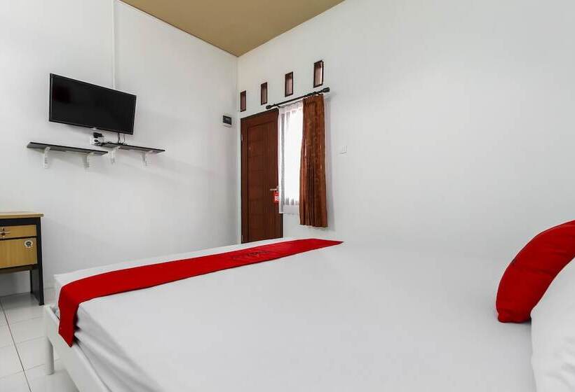 بنسيون Reddoorz @ Jagakarsa 2