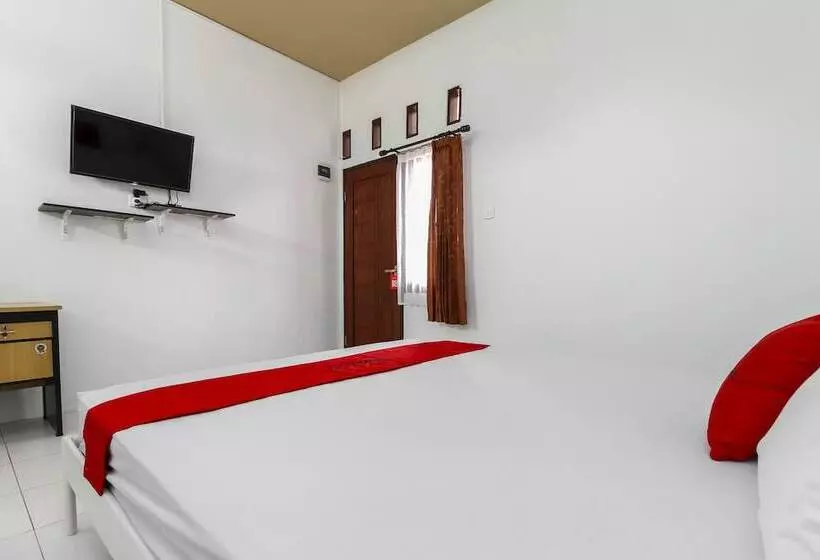 ペンション Reddoorz @ Jagakarsa 2