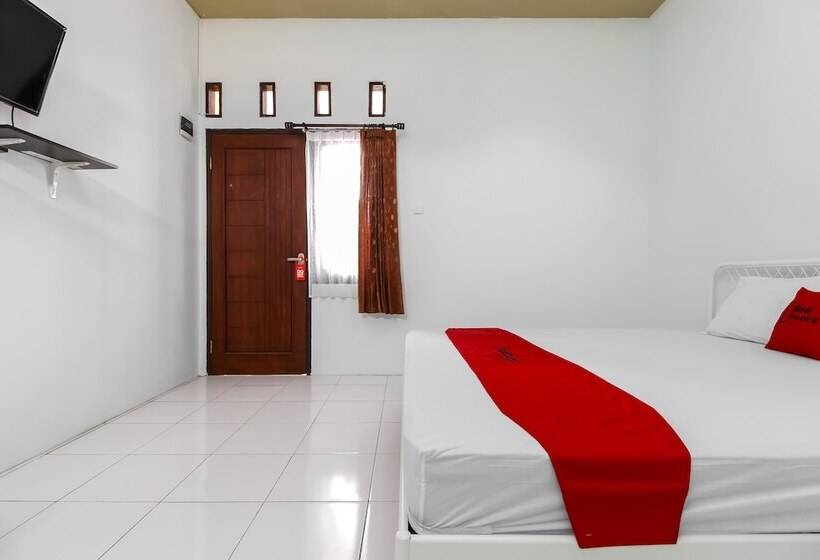 بنسيون Reddoorz @ Jagakarsa 2