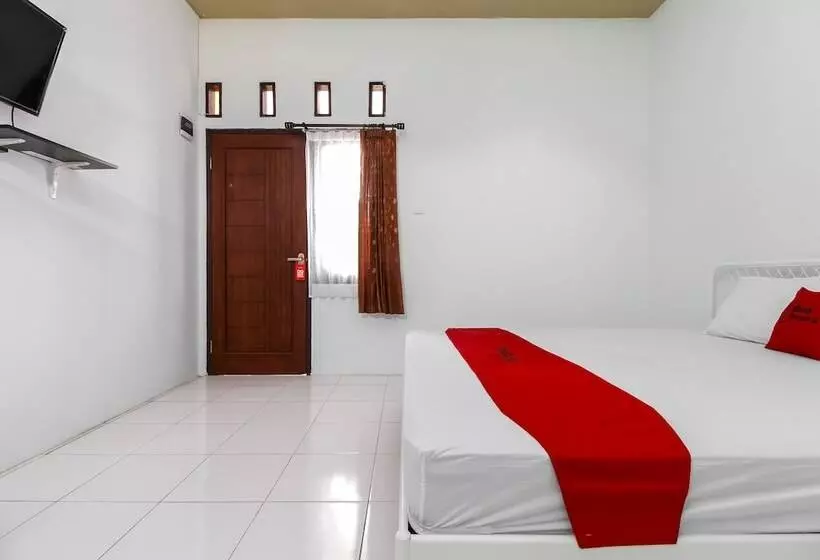 ペンション Reddoorz @ Jagakarsa 2