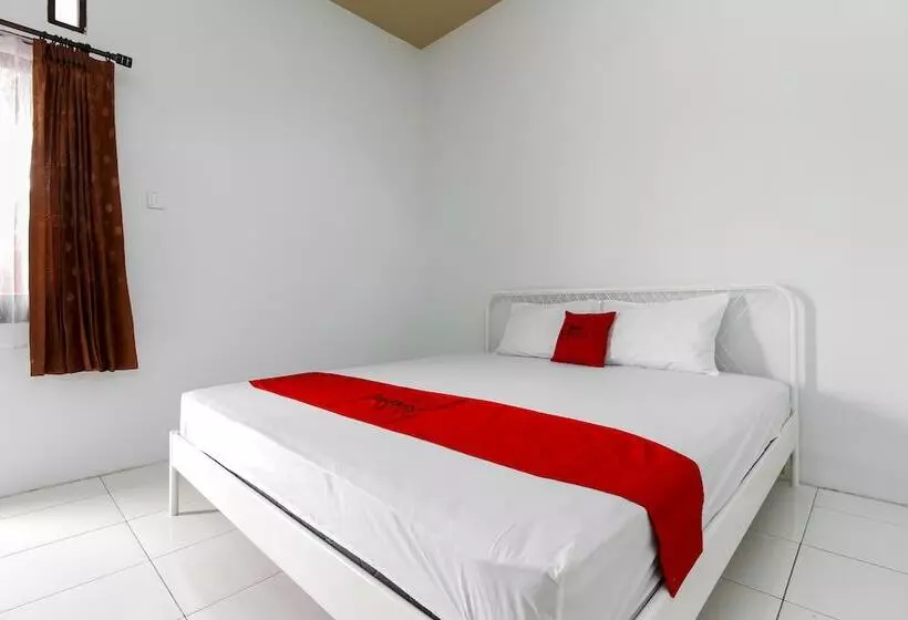 ペンション Reddoorz @ Jagakarsa 2