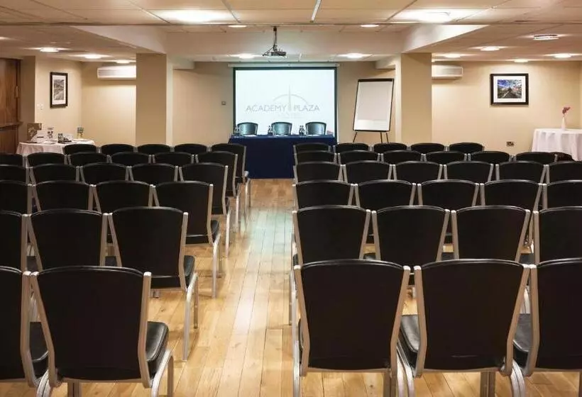 호텔 Academy Plaza