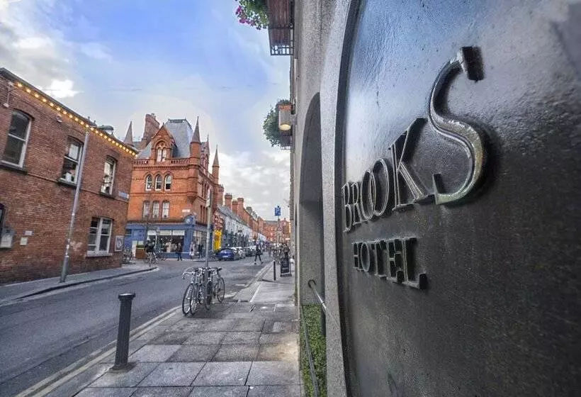 هتل Brooks