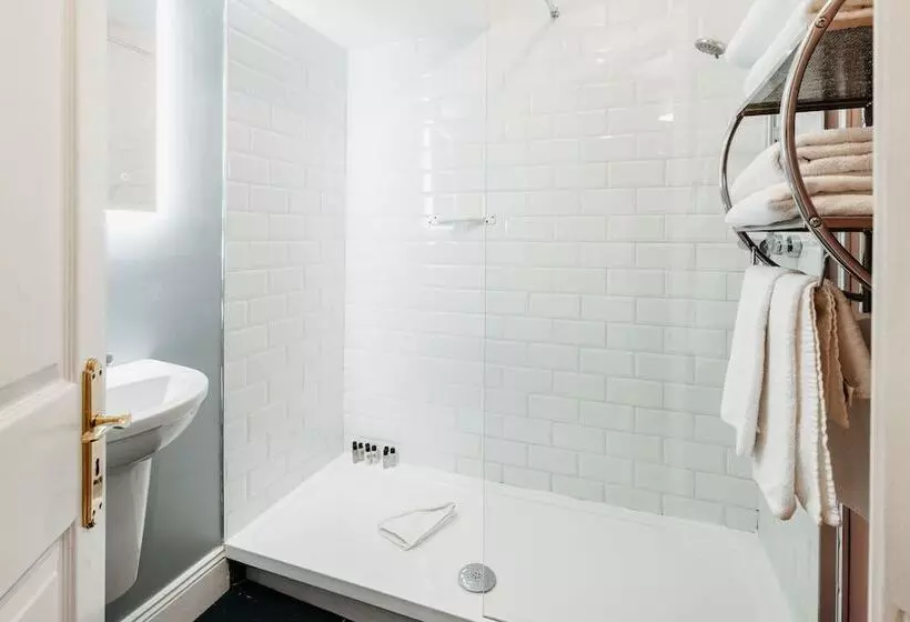 בית מלון כפרי Drury Court