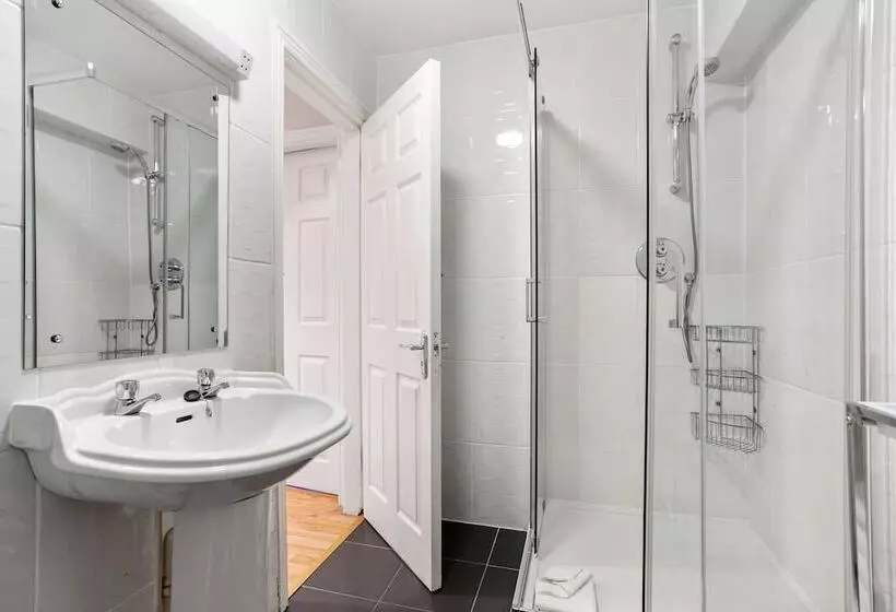 בית מלון כפרי Drury Court