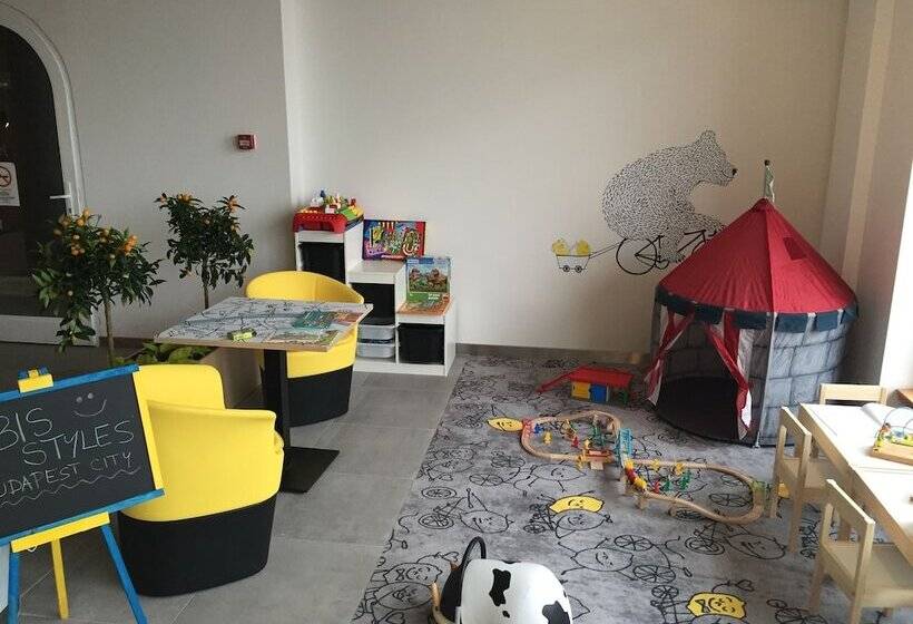 בית מלון כפרי Ibis Styles Budapest City