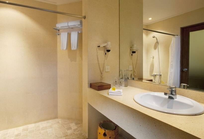 Otel Keraton Jimbaran Beach Resort