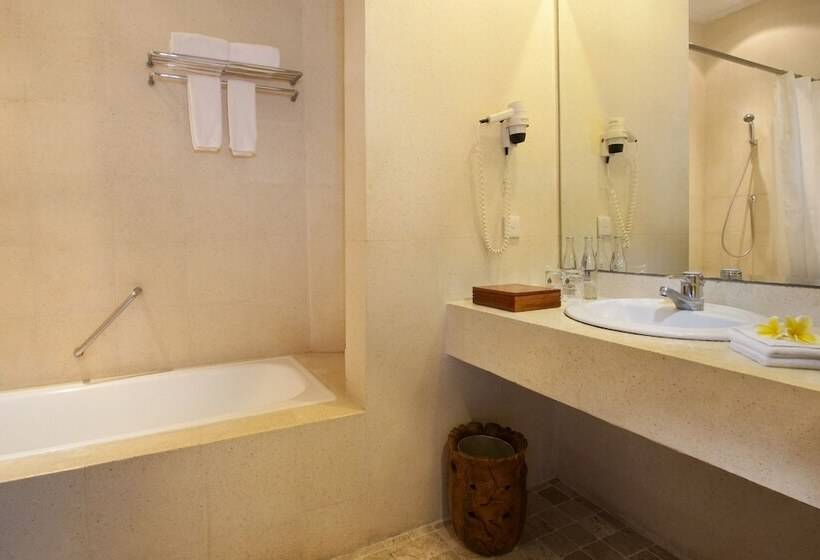 Otel Keraton Jimbaran Beach Resort